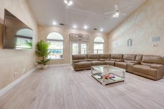 Billiards and Private Pool Bright Clovis Home! - Clovis - 7