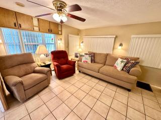 Coastal Adorable 2 bedroom 1 Bath Beach House located in Nettles Island N2108 - Jensen Beach - 8