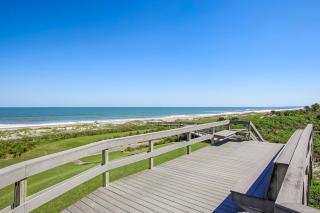 Beach condo with balcony, W/D, AC, outdoor pool & fast WiFi - 7