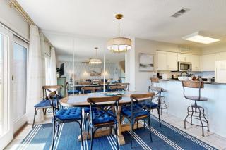 Newly Decorated, Oceanfront Townhouse with Patio, WiFi, W/D & Shared Pool - 6