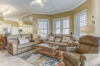 Oceanfront 5th-floor condo with balcony, gorgeous views & pool access - 5