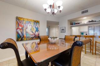 Beachfront condo with beach access, balcony, AC, pool & tennis - 1