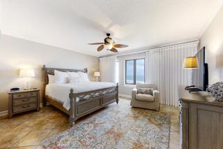 Bright & airy oceanfront condo with pool, huge balcony, washer/dryer & AC - 5