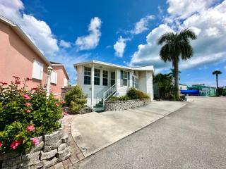 Coastal Beautiful 2 Bedroom 2 Full Bath Beach Home Located on Nettles Island Resort - Jensen Beach - 0