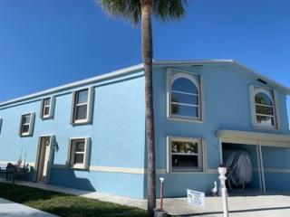 Intracoastal Canal Front Gorgeous 3 Bedroom 2 Bathroom Home On Nettles Island Resort - Jensen Beach - 4
