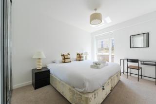 Canary Cityscape- stylish 3 bedroom apartment - 7