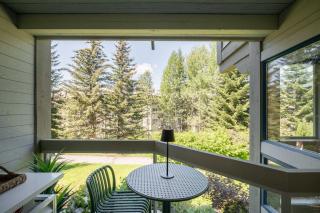 Greystone Lodge by Outpost Whistler - Whistler - 9