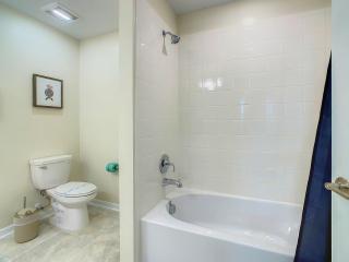 Gorgeous 2BR lakeview Condo with Waterpark - 3
