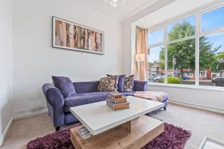 Cosy, charming centrally located 3-bedroom house with garden, fast Wi-Fi, Netflix suitable for Contractors, Families, HRI & hospital locum staff and corporate guests - Hull - 9