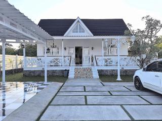 Omah Putih Menoreh - - 0