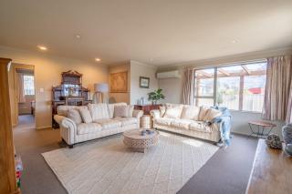 Wanaka Gem on Kings Dr - Mountain Views - 6