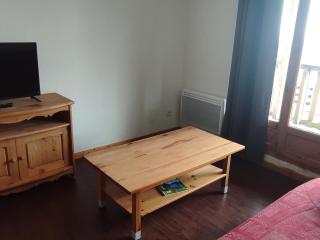 Appartement spacieux à Super-Besse avec terrasse et garage - FR-1-814-147 - 4