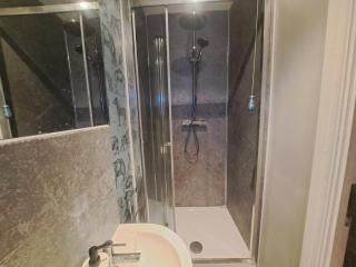 Delightful double room in home - Nottingham - 3