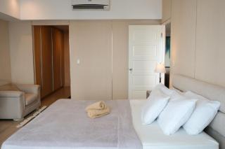One Uptown Premium 2BR Suite - 2