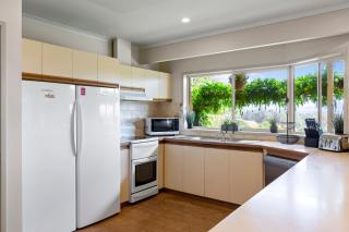 Monkey Gully Retreat - Pool - Mansfield - Sleeps 9 - 4
