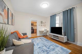 Modern 1 Bdr Apt King bed Sleeps4 - 2