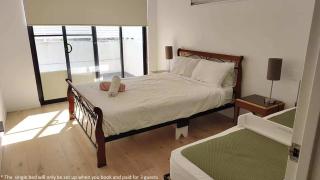Cozy one bedroom APT with car parking - 5 mins Train, Shops - Eastwood - 6