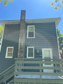 Spacious 1 Bedroom Duplex - 4