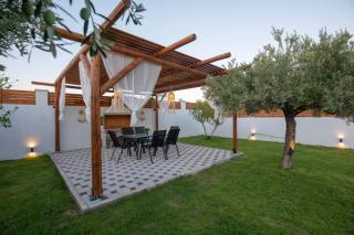 Garden Olive Luxury Villa - 2