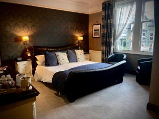 Lake district house -sleeps 18 with hot tub, garden - Bowness-on-Windermere - 1