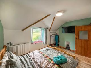 Swan Cottage - 2
