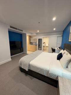 Beachfront Glenelg Dual Apartment - Glenelg - 8