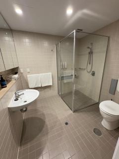 Beachfront Glenelg Dual Apartment - Glenelg - 2