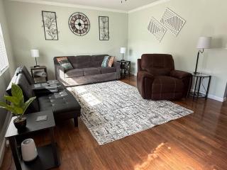 Home Away from Home~King Master w/Ensuite - Bland - 8
