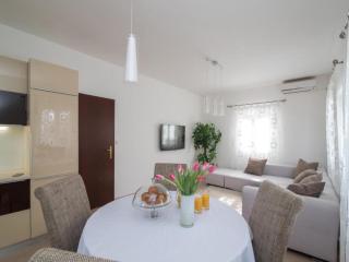 Apartment Marcela - Deluxe Two Bedroom Apartment with Terrace and Sea View - 9