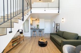 2 Bedroom, Mountain View Penthouse, Century City - 6