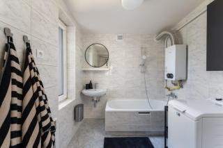 Apartament Przewiewna w Krakowie - 6 osobowy, 3 sypialnie, duża kuchnia i łazienka, parking - Krakow - 6