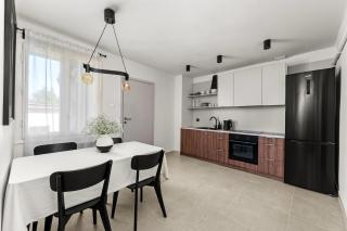 Apartament Przewiewna w Krakowie - 6 osobowy, 3 sypialnie, duża kuchnia i łazienka, parking - Krakow - 9