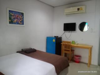 เพชรรัตน์รีสอร์ทแอนด์ซาวน่า - Surat Thani - 6