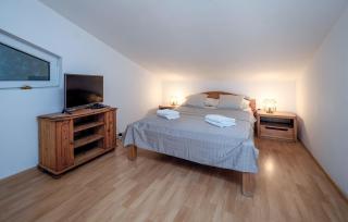 Awesome Apartment In Banjole - 7