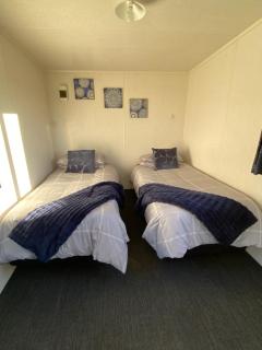 Waitomo Farmstay - Fantail Cabin 6 - 2