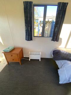 Waitomo Farmstay - Fantail Cabin 6 - 4