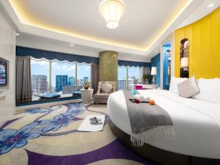 Days Hotel & Suites China Town---Five minutes to reach Changsha Station, the metro Line 2 & Line 6 are nearby,free gym & laundromat,Chinese and Western buffet breakfast is offered on the 31st floor - 1