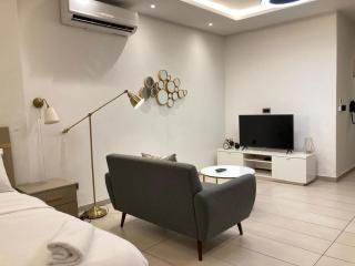 Fully Furnished Chic Studio in Cantonments - 5