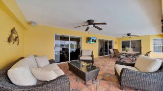 Casa de La Vista – Pool Spa with lakefront view - 3