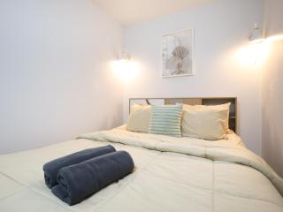 Cozy 2BR Near Impact Arena, LTAT- WiFi Washer near DMK at C2 - 1