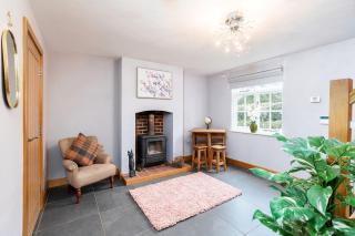 Oak Cottage, Contractors, Professionals & Companies Only, HS2, NEC, BHX, M42 - 4