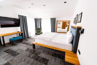 HOW Boutique and Hotel - 8