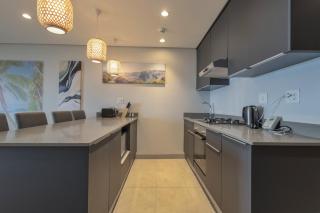 Indian Ocean Views- 2 bed close to Gateway - 7
