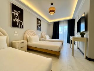 Sliema Trendy Rooftop Pool House - 1