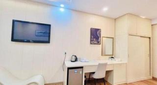 Truc Huyen Hotel - 1