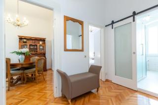 Regina Old Town Apartment 2BR Terrace & Parking - 7