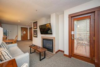 A115 One Bedroom Lake View - Oakland - 8