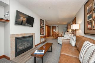 A117 One Bedroom Lake View - 9