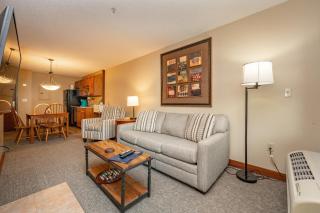 B105 One Bedroom Lake View - Oakland - 0