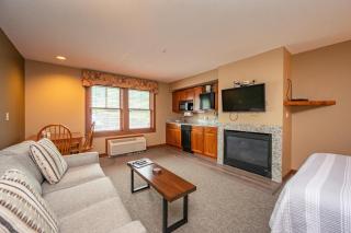 A122 Studio Standard View - Oakland - 8